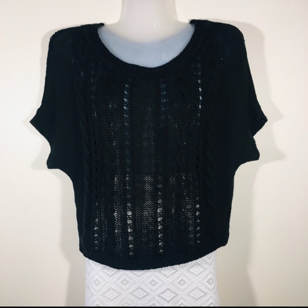 Knit crop sweater size medium black